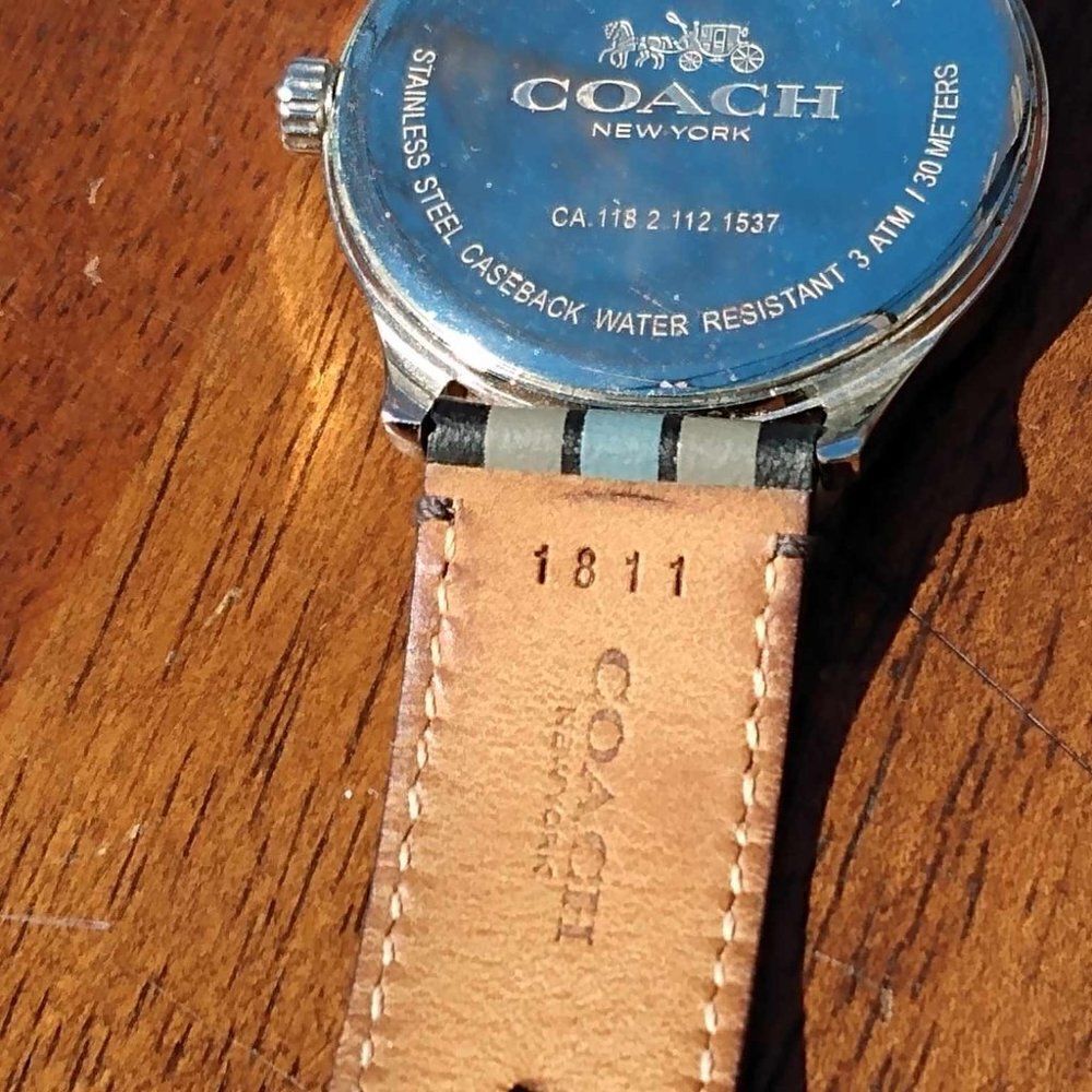 Mens or Womens Coach Watch with Leather Striped Band Running - Picture 6 of 10